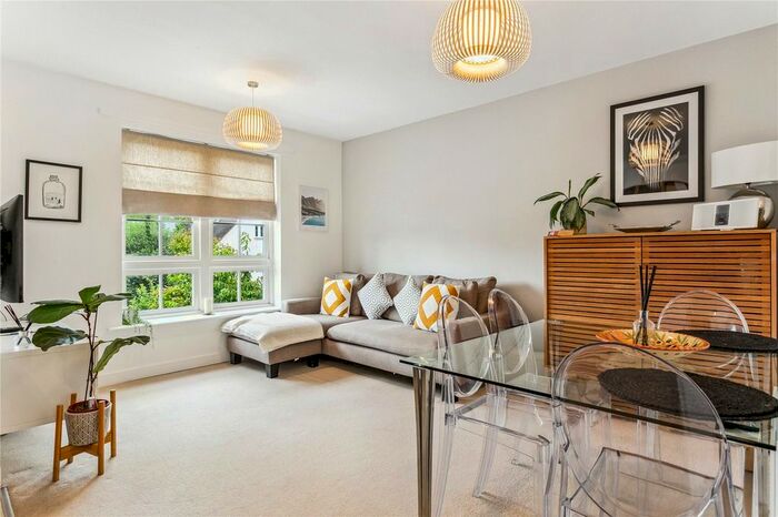 1 Bedroom Flat To Rent In Sutherland Grove, Southfields, SW18