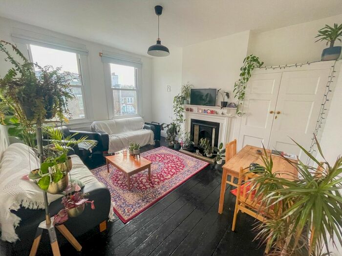 4 Bedroom Flat To Rent In Second Floor, Alkham Road, Stoke Newington N16