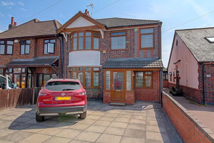 4 Bedroom Detached House For Sale In Narborough Road South, Leicester, LE3