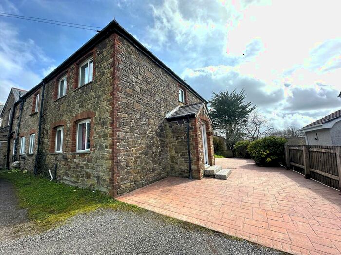 2 Bedroom Semi-Detached House To Rent In Plas Newydd, Bodmin, PL31