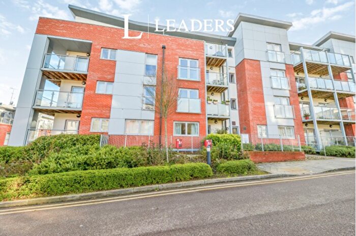 2 Bedroom Apartment To Rent In Barcino House, AL1