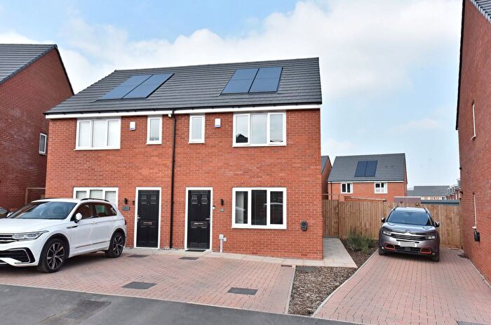 3 Bedroom Semi Detached House For Sale In Kingswinford, Brickworks Avenue, DY6