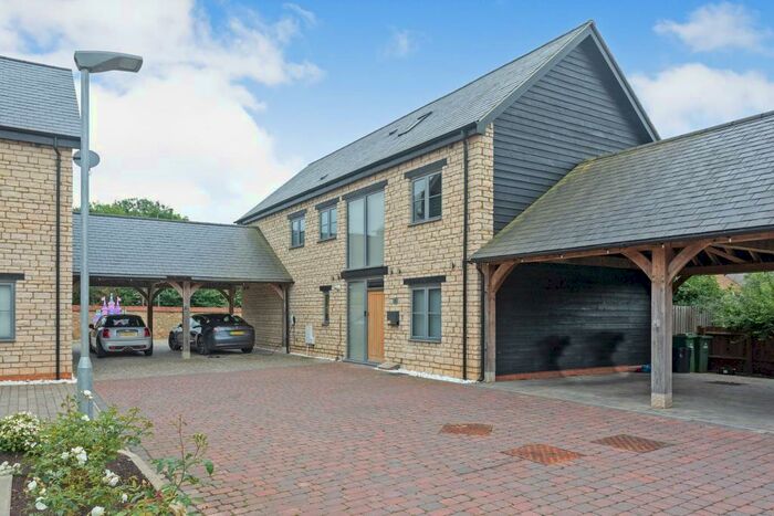 5 Bedroom Detached House To Rent In Flax Yard, Oakridge Park, Milton Keynes, MK14