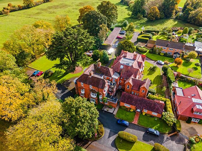 3 Bedroom Flat For Sale In Glasshouse Lane, Lapworth, Solihull, B94