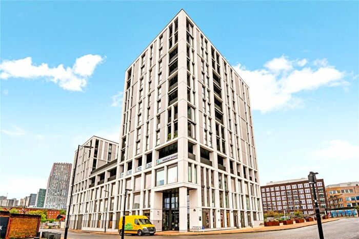 3 Bedroom Flat For Sale In Barley Lane, Stratford, E15