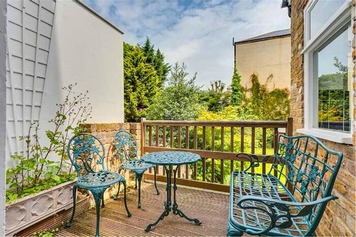 1 Bedroom Flat To Rent In Cardigan Road, Richmond, TW10