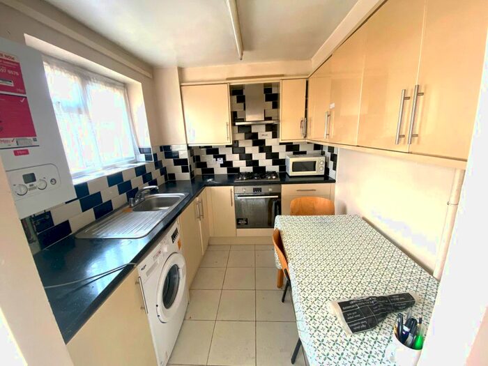 2 Bedroom Terraced House To Rent In Windlane, London, E15