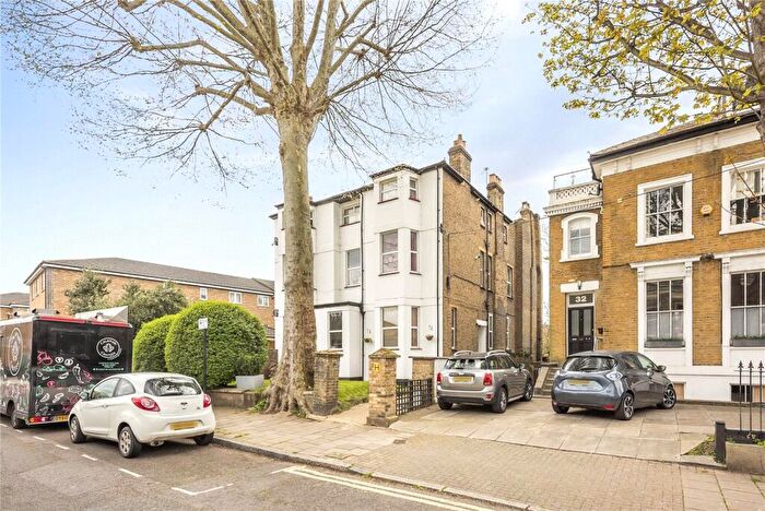2 Bedroom Flat To Rent In Ainsworth Road, Hackney, E9