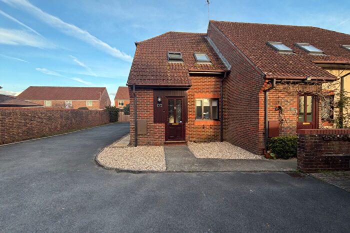 2 Bedroom End Of Terrace House For Sale In Heatherfields - Gillingham, SP8