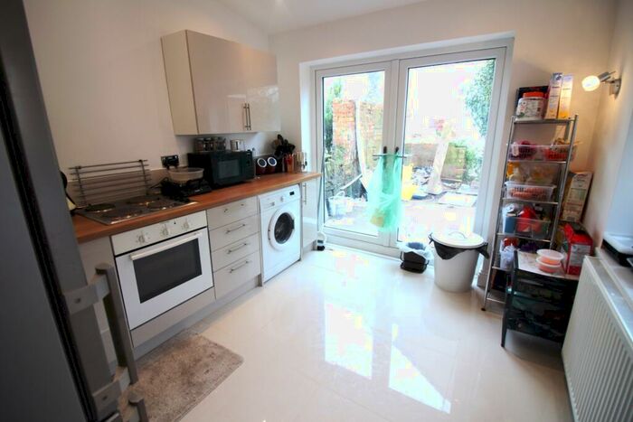 4 Bedroom Terraced House To Rent In Allensbank Road, Heath, CF14