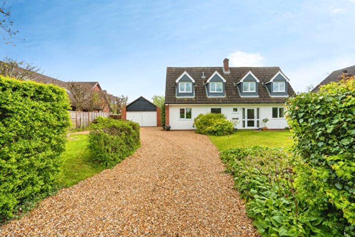 4 Bedroom Detached House For Sale In Wood End Lane, Pertenhall, Bedford, Bedfordshire, MK44