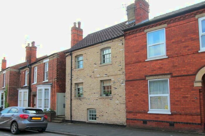 3 Bedroom Semi-Detached House To Rent In Langworthgate, Lincoln, LN2
