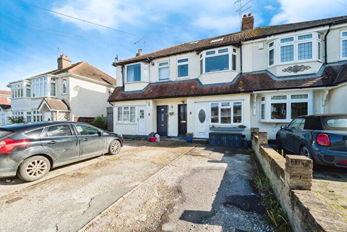 2 Bedroom Maisonette For Sale In North Road, Havering-Atte-Bower, Romford, RM4