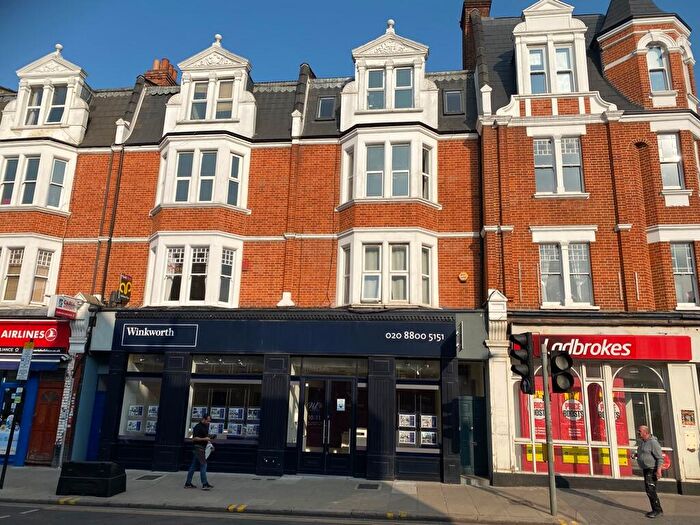 2 Bedroom Flat For Sale In Grand Parade, Green Lanes, London, N4