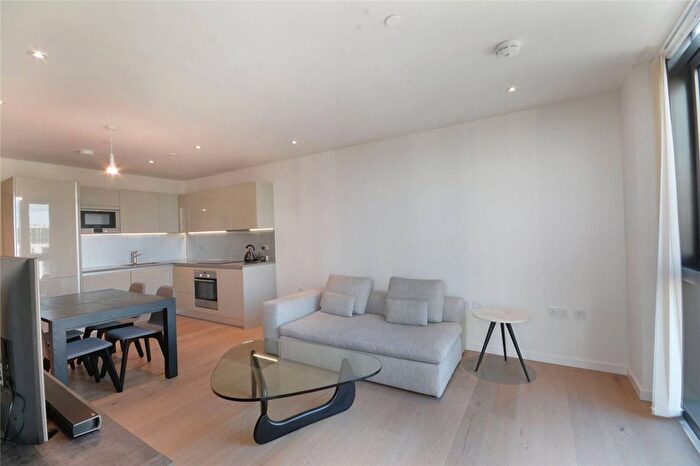 1 Bedroom Flat To Rent In St. Gabriel Walk, Elephant And Castle, London, SE1