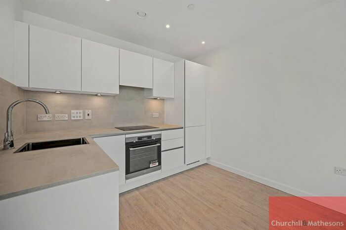 1 Bedroom Flat To Rent In Farine Avenue, Hayes, London, UB3