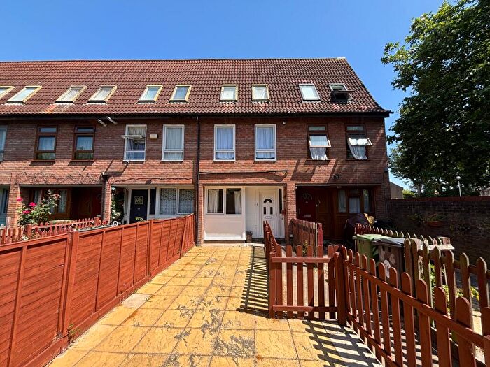 3 Bedroom Terraced House For Sale In Neville Close, London, E11