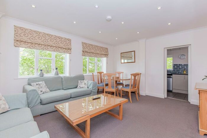 3 Bedroom House To Rent In Bennett Crescent, Oxford, OX4