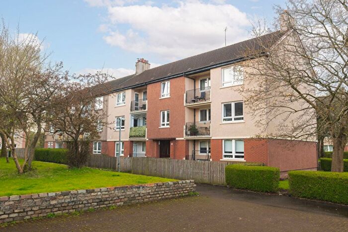 2 Bedroom Flat For Sale In Lesmuir Place, Glasgow, G14