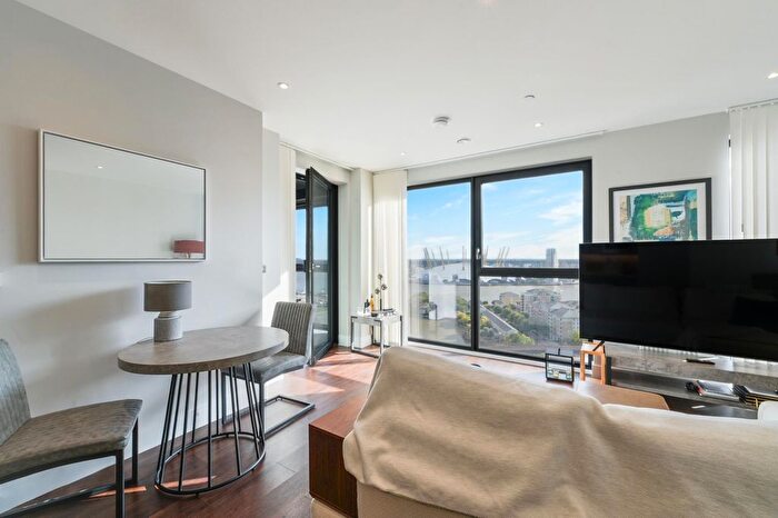 1 Bedroom Flat For Sale In Avalon Point, Silvocea Way, E14