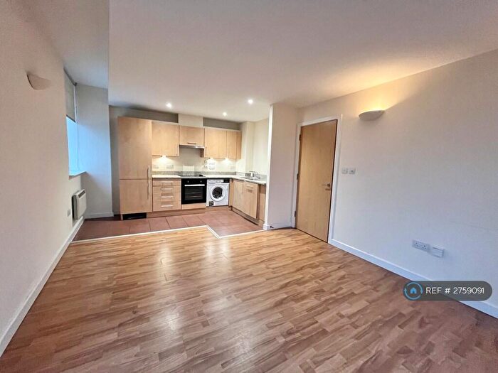 2 Bedroom Flat To Rent In Queens Road, Nottingham, NG2