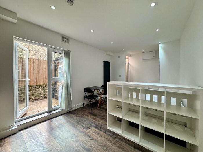 Studio To Rent In Holloway Road, Archway, N19