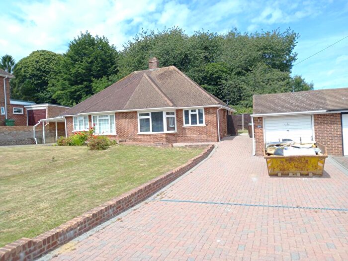 2 Bedroom Bungalow To Rent In Poplar Grove, Maidstone, ME16