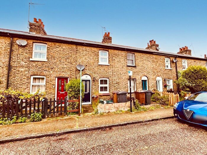 2 Bedroom Terraced House To Rent In Townfield Street, CM1