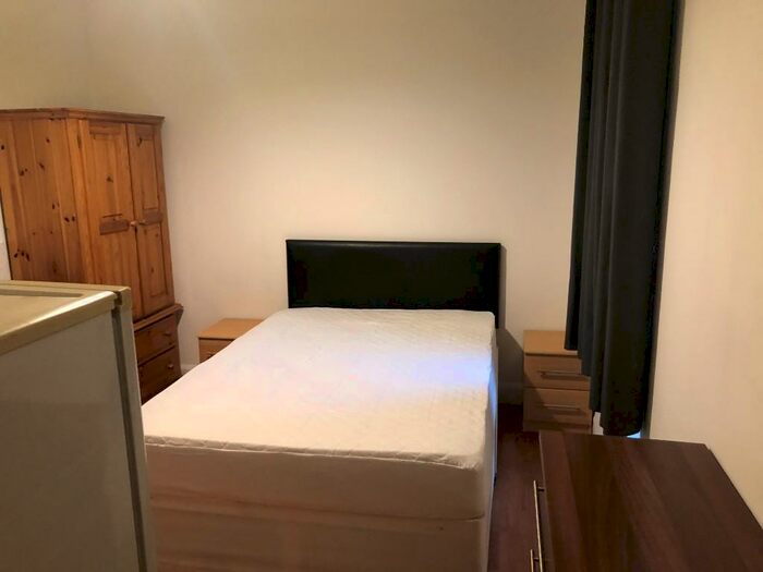Studio To Rent In York Way, London, N7