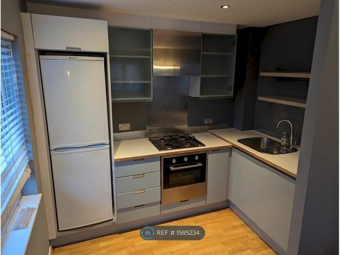 1 Bedroom Flat To Rent In Elvedon Road, Middlesex, TW13