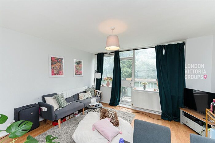 2 Bedroom Flat To Rent In Burley House, Walter Terrace, London, E1