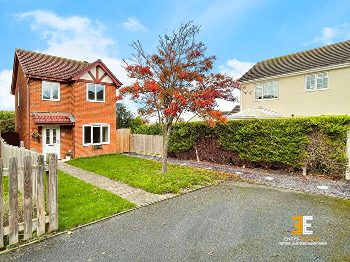 3 Bedroom Detached House For Sale In Criccieth Close, Llandudno, LL30