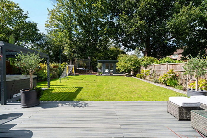 5 Bedroom Detached House For Sale In Lincolns Mead, Lingfield, RH7