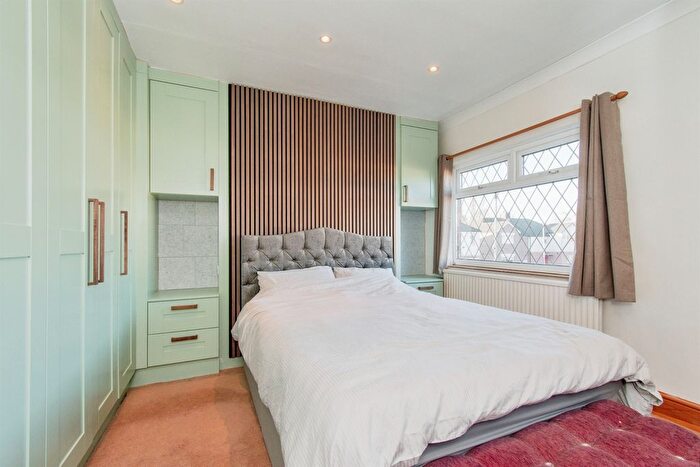 2 Bedroom Semi-Detached House For Sale In Broomhill Square, Knottingley, WF11