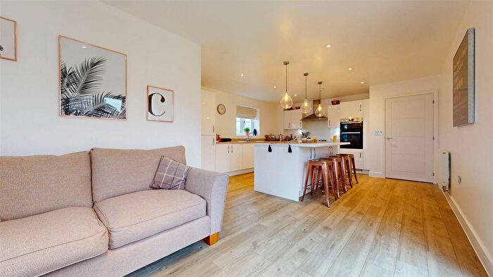 4 Bedroom Detached House For Sale In Mundays Meadow, Hanslope, Milton Keynes, MK19