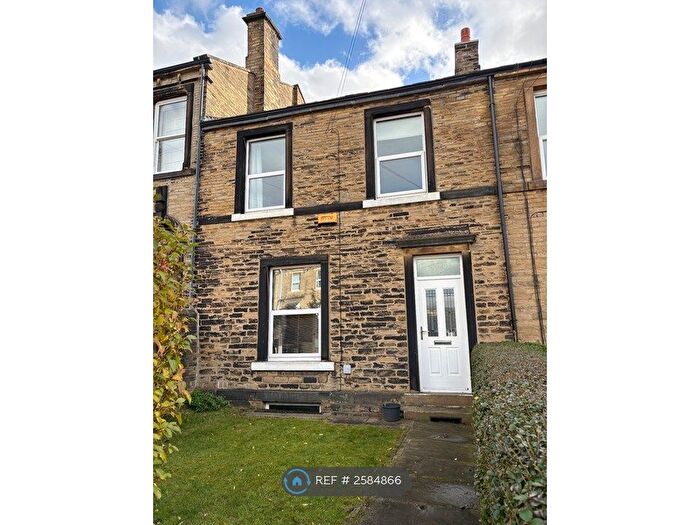2 Bedroom Terraced House To Rent In Clifton Common, Brighouse, HD6