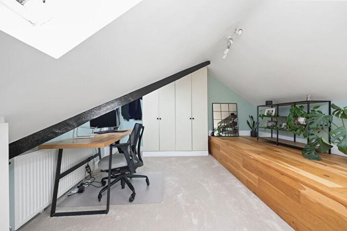 1 Bedroom Flat For Sale In Earlsfield Road, Earlsfield, SW18