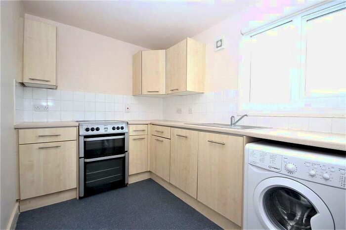 Studio To Rent In High Road, Loughton, IG10