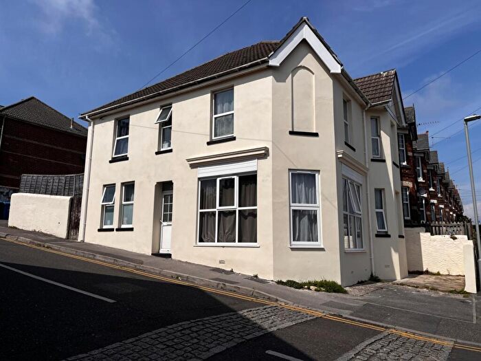 1 Bedroom House Of Multiple Occupation To Rent In Albert Road Parkstone, Poole, Dorset, BH12
