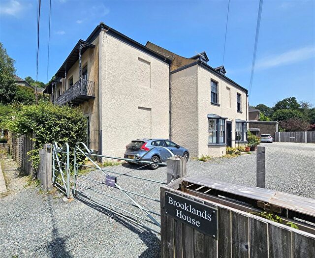 3 Bedroom Flat For Sale In Parkwood Road, Tavistock, PL19