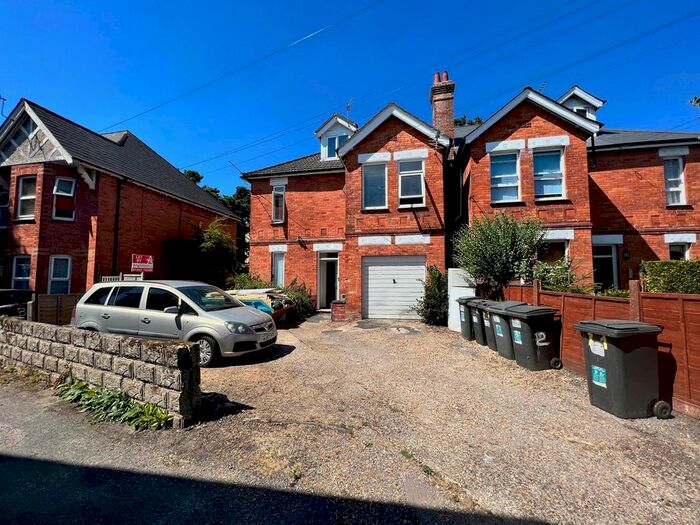 2 Bedroom Flat To Rent In Westerham Road, Bournemouth, BH4