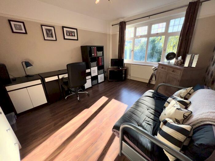 4 Bedroom House To Rent In Mangotsfield Road, Mangotsfield, BS16