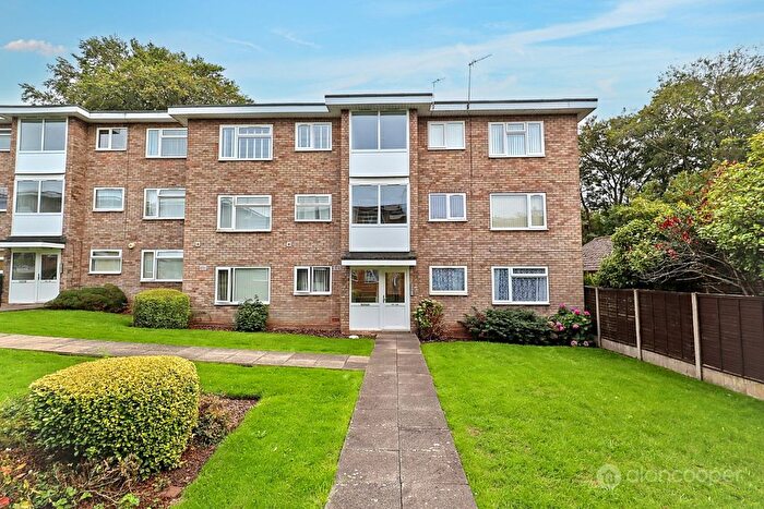 2 Bedroom Flat For Sale In Simon Close, Attleborough, Nuneaton, CV11