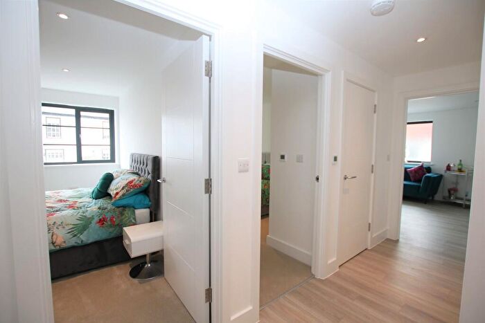 2 Bedroom Apartment For Sale In Stortford Road, Dunmow, CM6