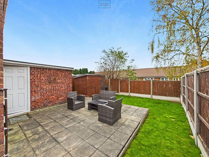 2 Bedroom End Of Terrace House To Rent In Beech Way, Danesmoor, S45