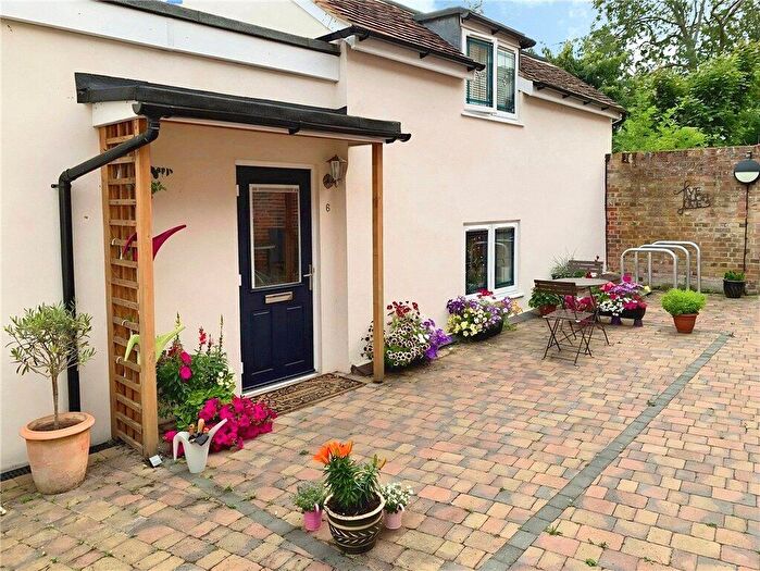 1 Bedroom End Of Terrace House To Rent In The Horsefair, Romsey, Hampshire, SO51