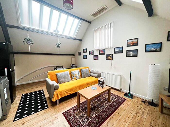 2 Bedroom Apartment To Rent In Holderness Road, Hull, HU9