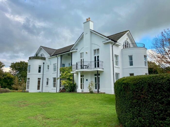 2 Bedroom Flat To Rent In London Road, Reigate, RH2