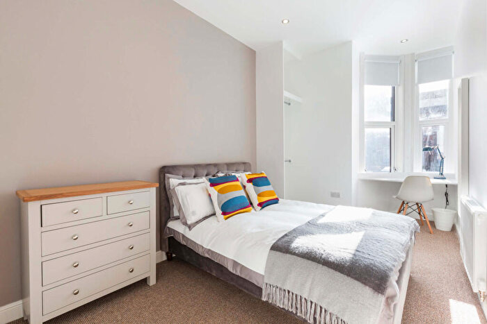 4 Bedroom House To Rent In Woodsley Rd, Leeds, LS2