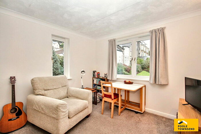 1 Bedroom Flat For Sale In Hampsfell Road, Grange-over-Sands, LA11